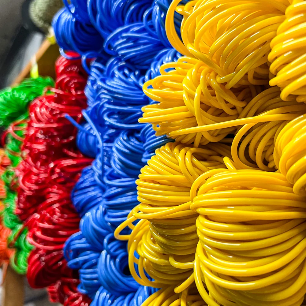 Hilo y cinta rígida